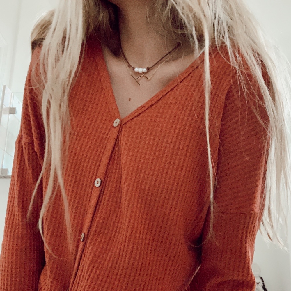 LOVEMARKS! burnt orange/maroon sweater!